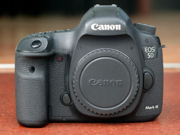 Canon EOS 5D Mark III Sông Hồng Camera